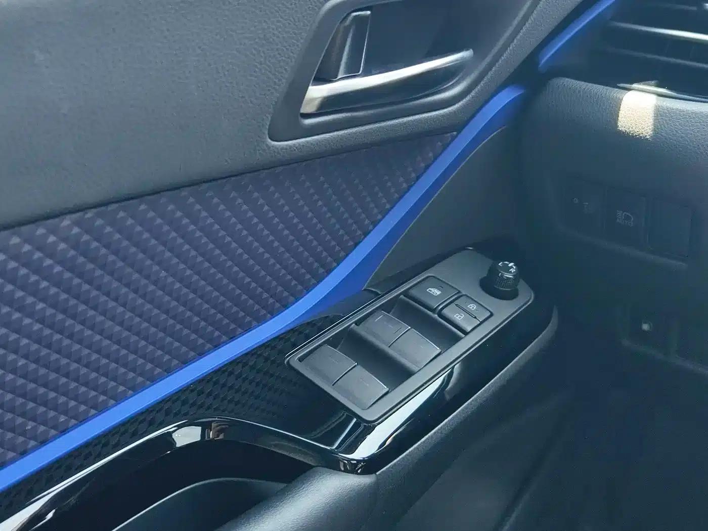 2020 Toyota IZOA 2.0L Ecstasy Edition — миниатюра 13