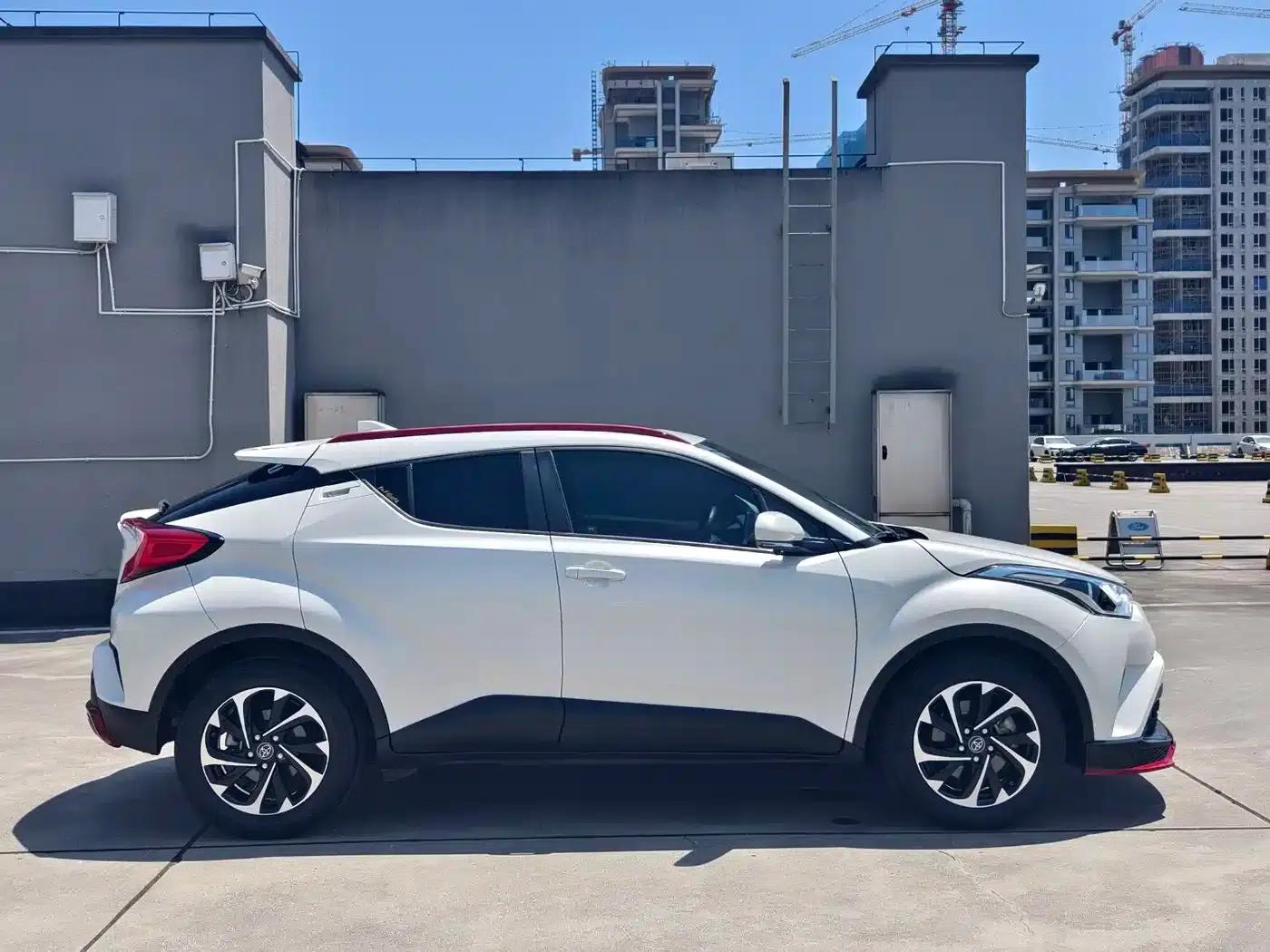 2020 Toyota IZOA 2.0L Ecstasy Edition — миниатюра 3