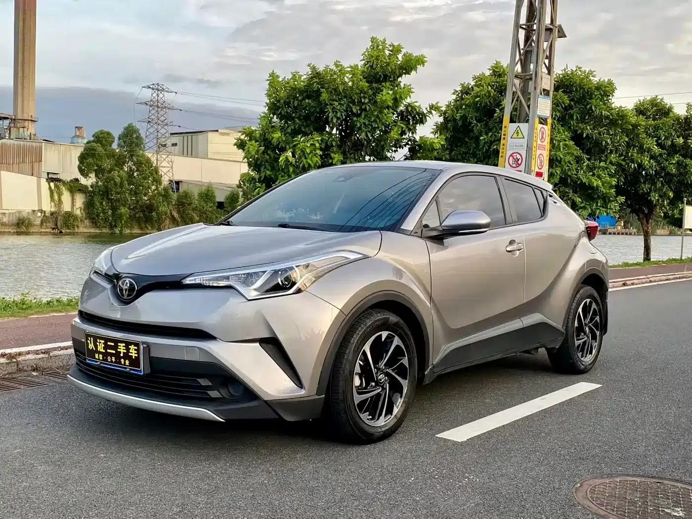 2020 Toyota IZOA 2.0L Enjoy Edition — миниатюра 1