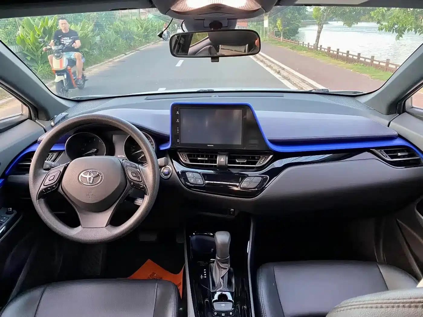 2020 Toyota IZOA 2.0L Enjoy Edition — миниатюра 6