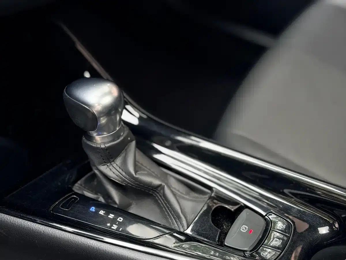 2018 Toyota IZOA 2.0L Elegance Edition (National V Emission Standard) — миниатюра 14