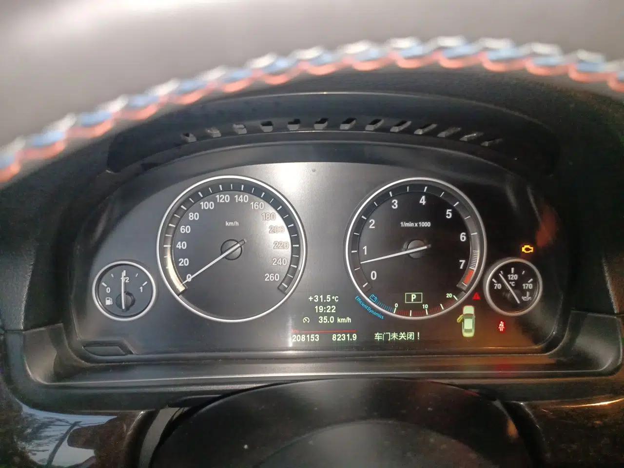 BMW 5 Series 2012 523Li Luxury Model — миниатюра 11