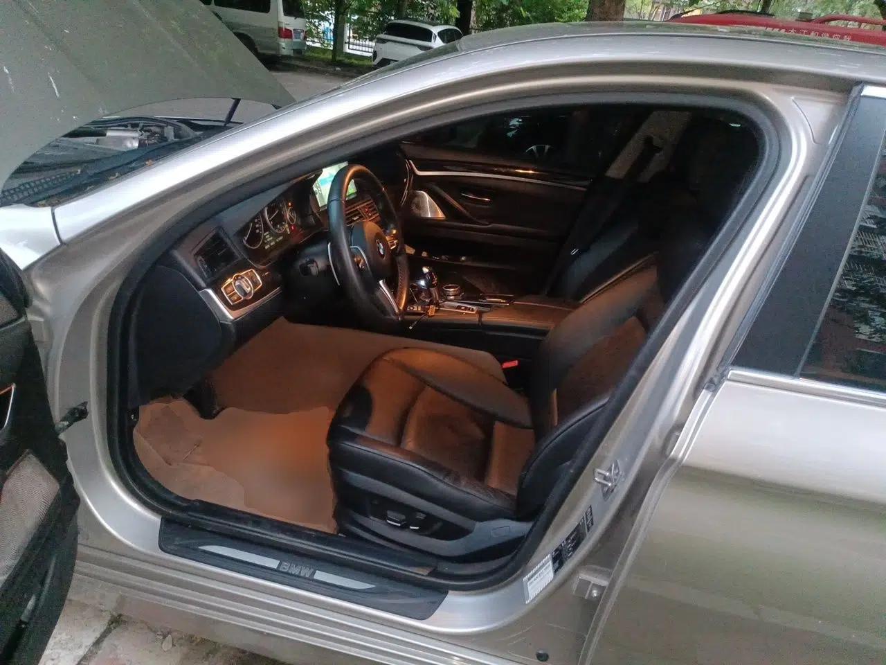 BMW 5 Series 2012 523Li Luxury Model — миниатюра 15
