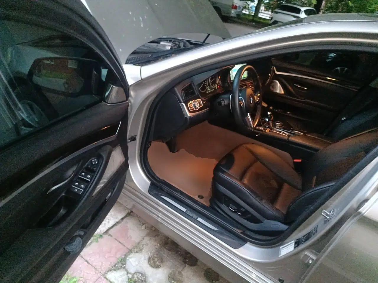 BMW 5 Series 2012 523Li Luxury Model — миниатюра 16