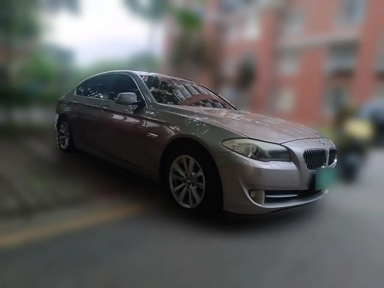BMW 5 Series 2012 523Li Luxury Model — миниатюра 3