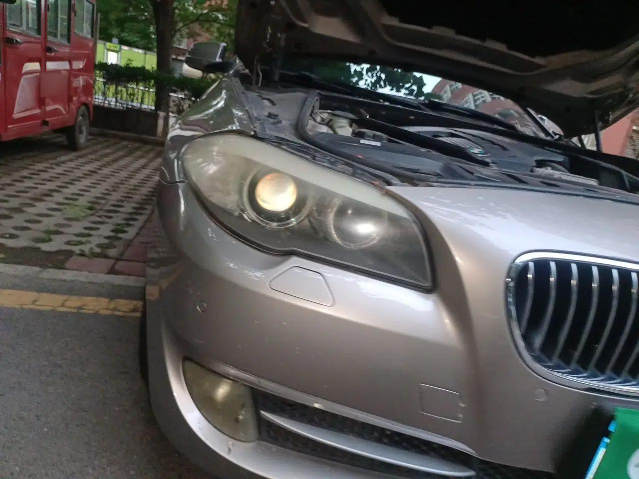 BMW 5 Series 2012 523Li Luxury Model — миниатюра 7