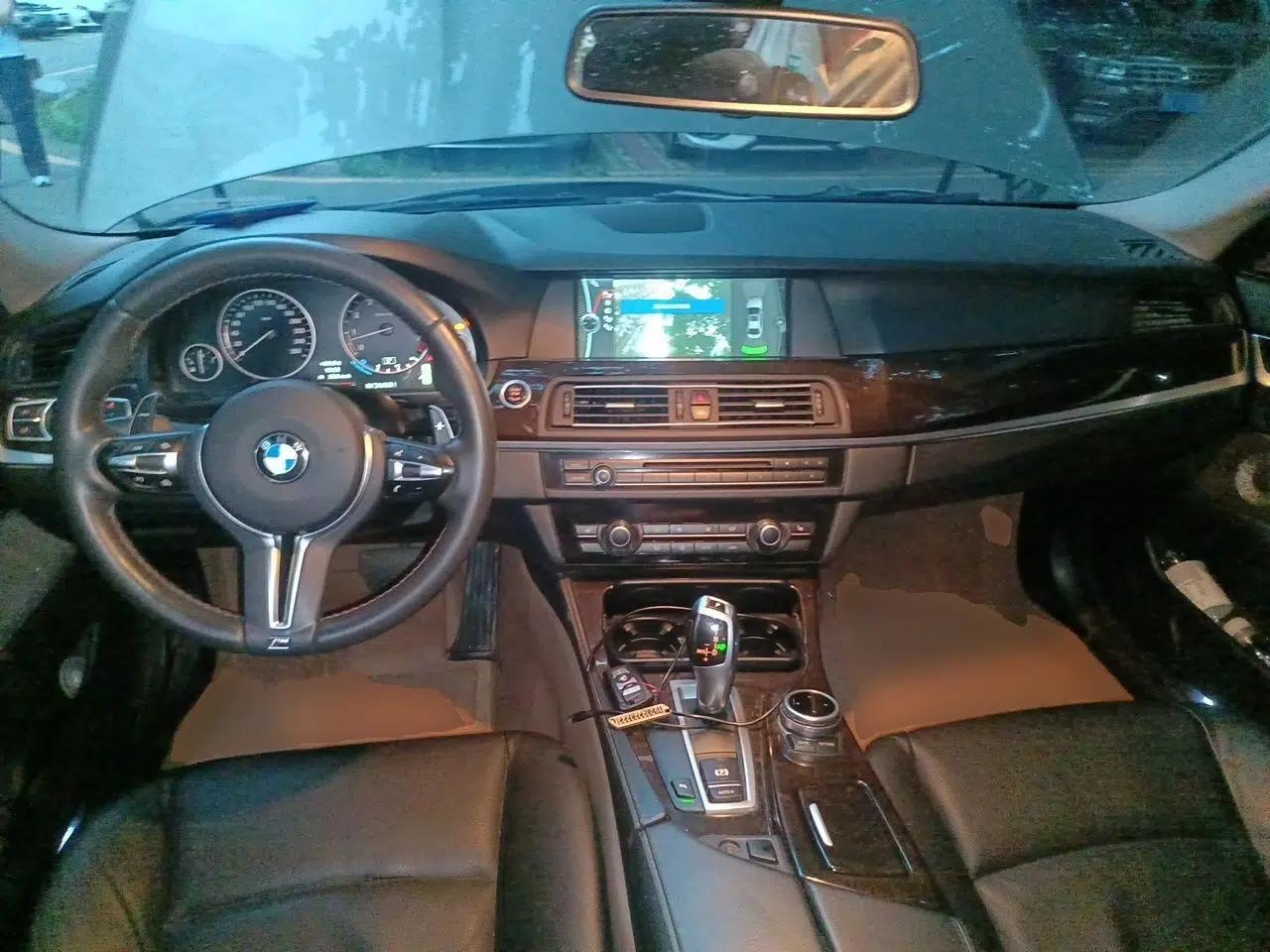 BMW 5 Series 2012 523Li Luxury Model — миниатюра 9