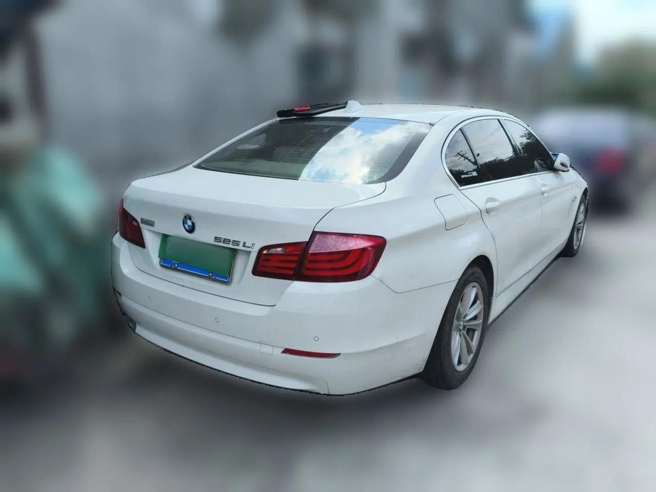 BMW 5 Series 2012 523Li Luxury Model — миниатюра 6