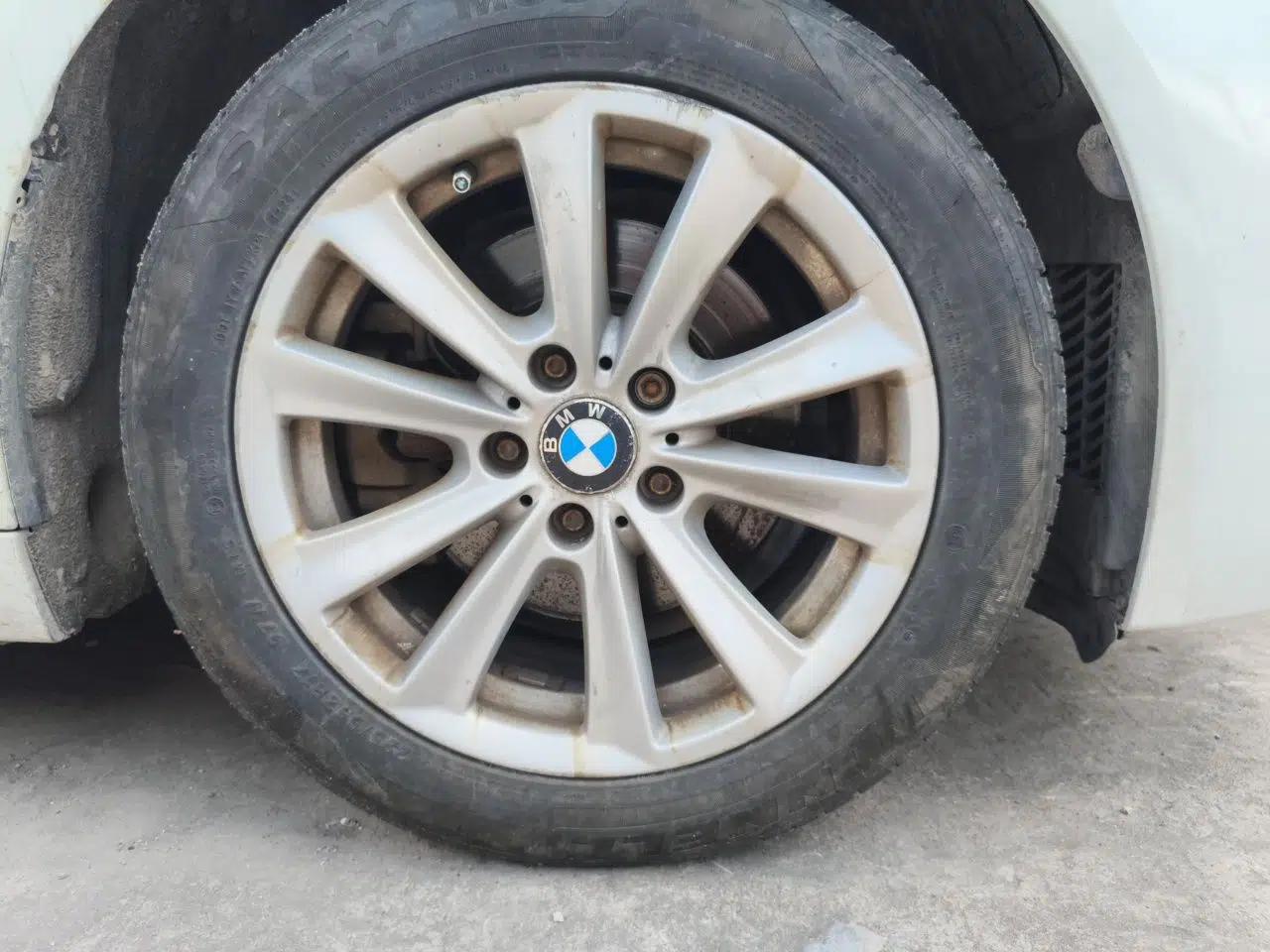 BMW 5 Series 2012 523Li Luxury Model — миниатюра 8