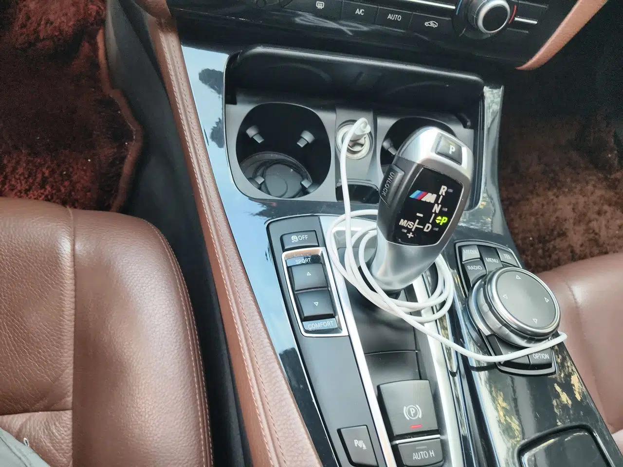 BMW 5 Series 2014 520Li Elegant Model — миниатюра 14
