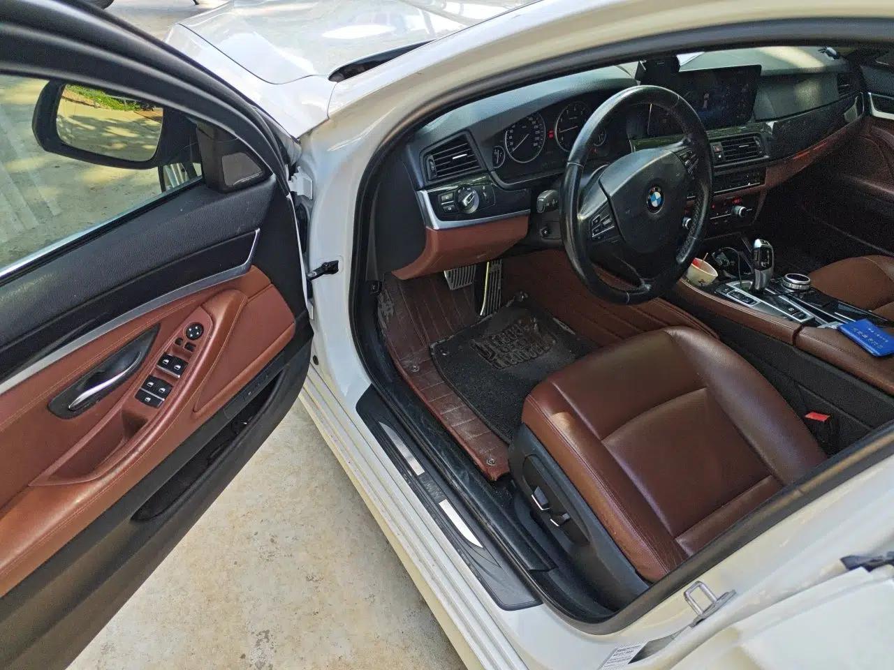 BMW 5 Series 2014 520Li Elegant Model — миниатюра 16