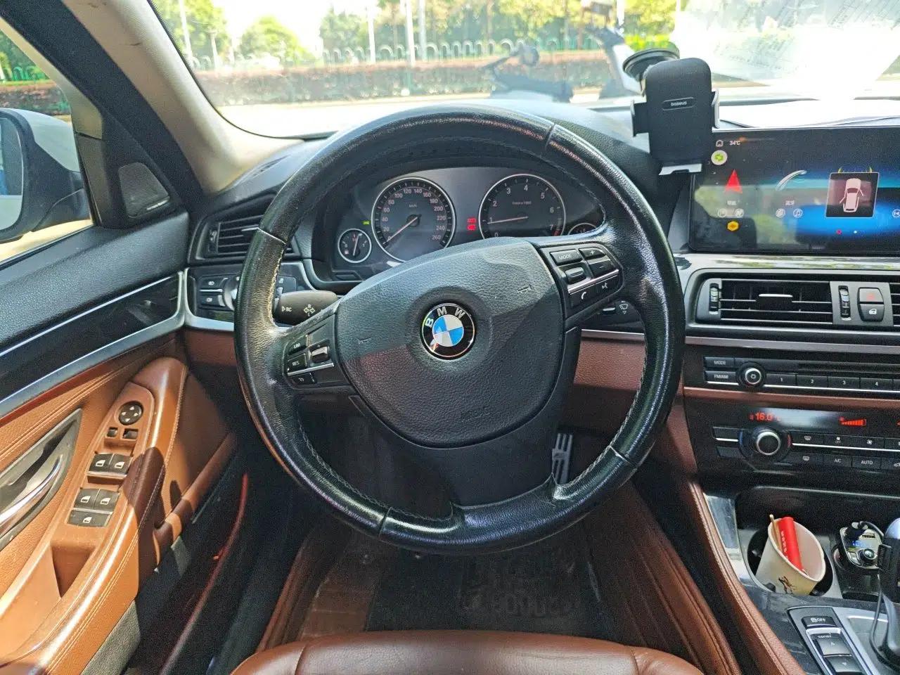 BMW 5 Series 2014 520Li Elegant Model — миниатюра 10