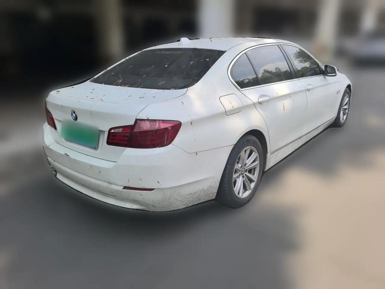 BMW 5 Series 2011 520Li Elegant Model — миниатюра 6