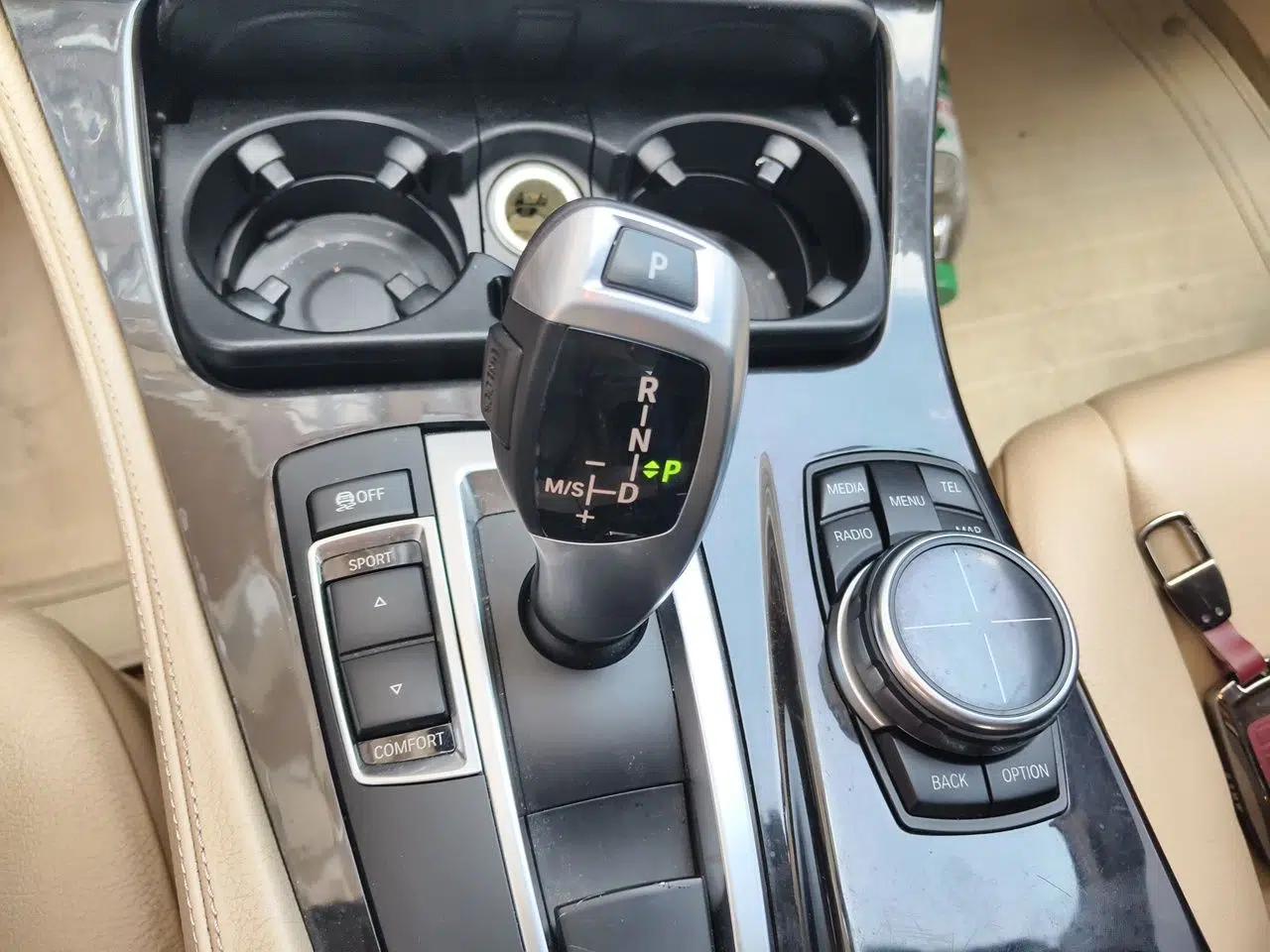 BMW 5 Series 2013 525Li Luxury Model — миниатюра 14