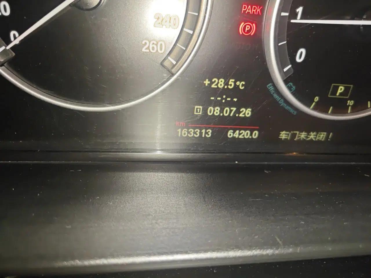 BMW 5 Series 2011 528Li Leading Model — миниатюра 12
