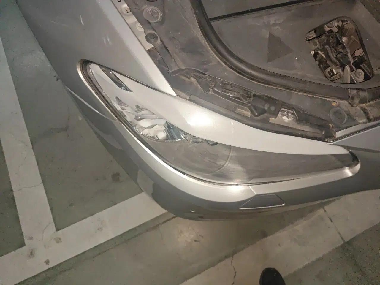 BMW 5 Series 2011 528Li Leading Model — миниатюра 7