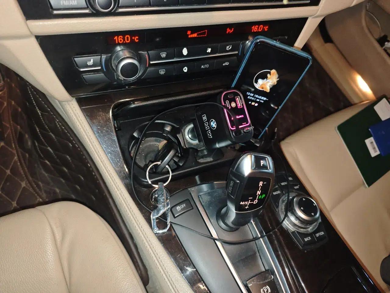 BMW 5 Series 2011 523Li Luxury Model — миниатюра 14