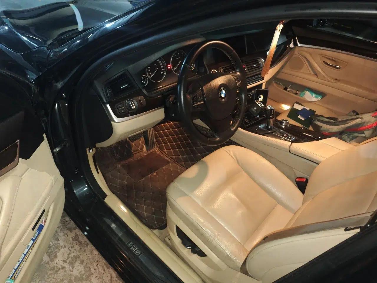 BMW 5 Series 2011 523Li Luxury Model — миниатюра 16
