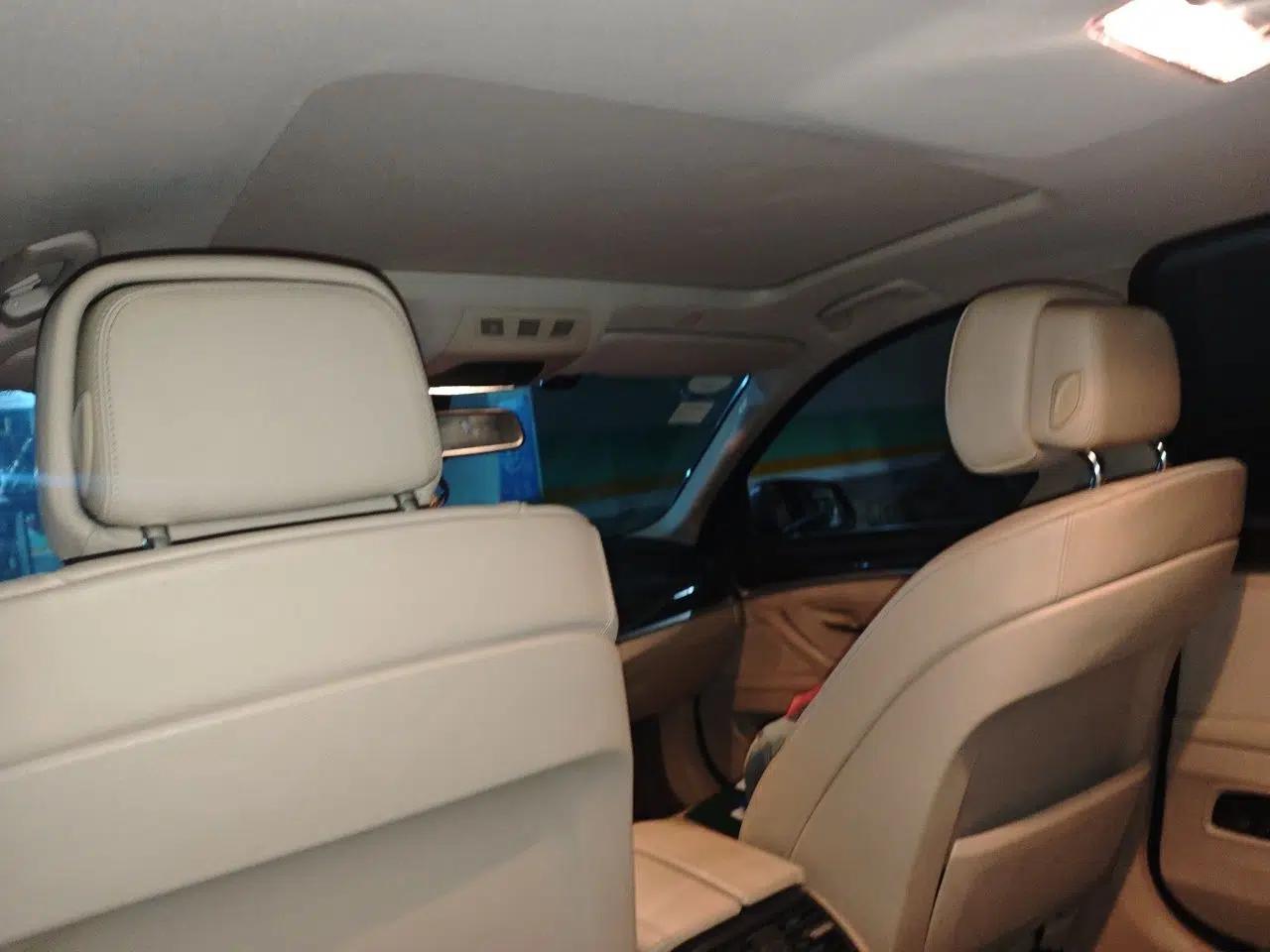 BMW 5 Series 2011 523Li Luxury Model — миниатюра 18