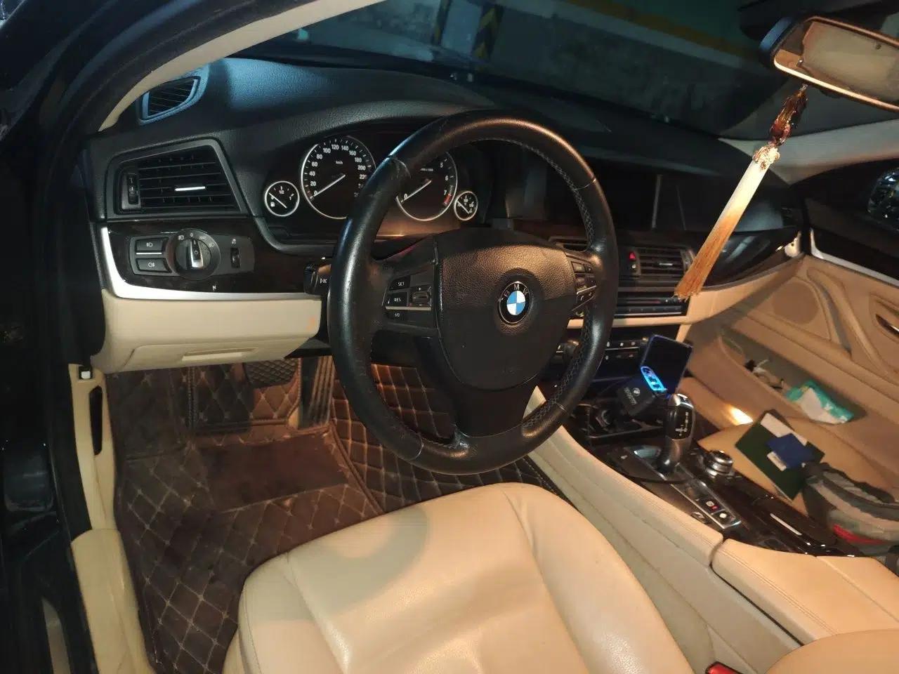 BMW 5 Series 2011 523Li Luxury Model — миниатюра 10