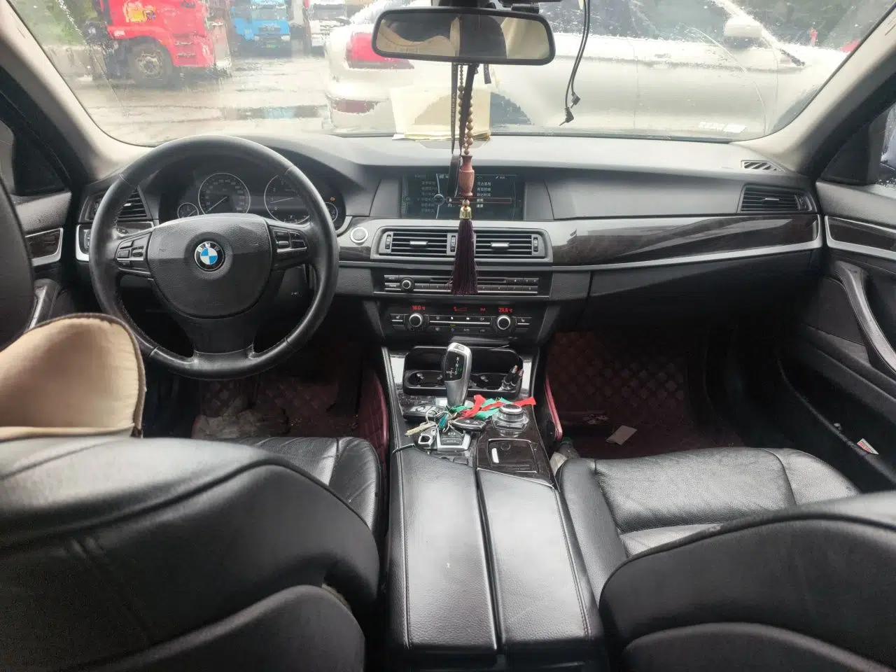 BMW 5 Series 2011 523Li Luxury Model — миниатюра 9