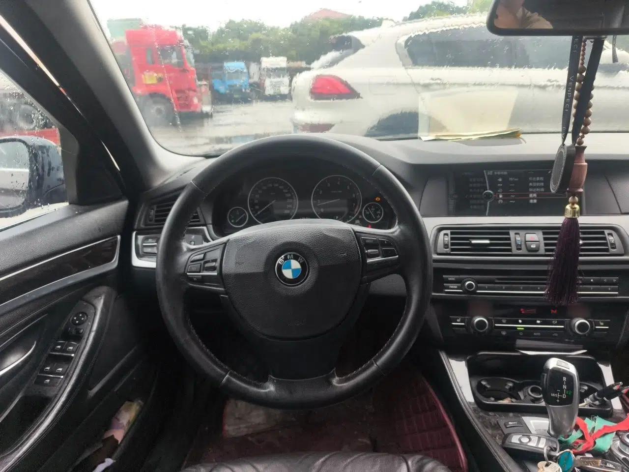 BMW 5 Series 2011 523Li Luxury Model — миниатюра 10