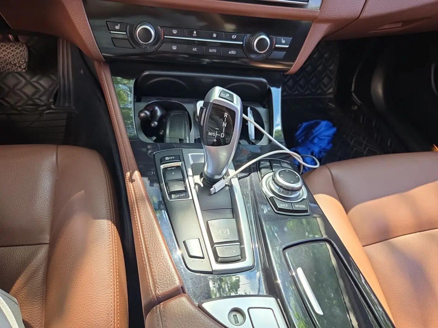 BMW 5 Series 2017 520Li Elegant Edition — миниатюра 14
