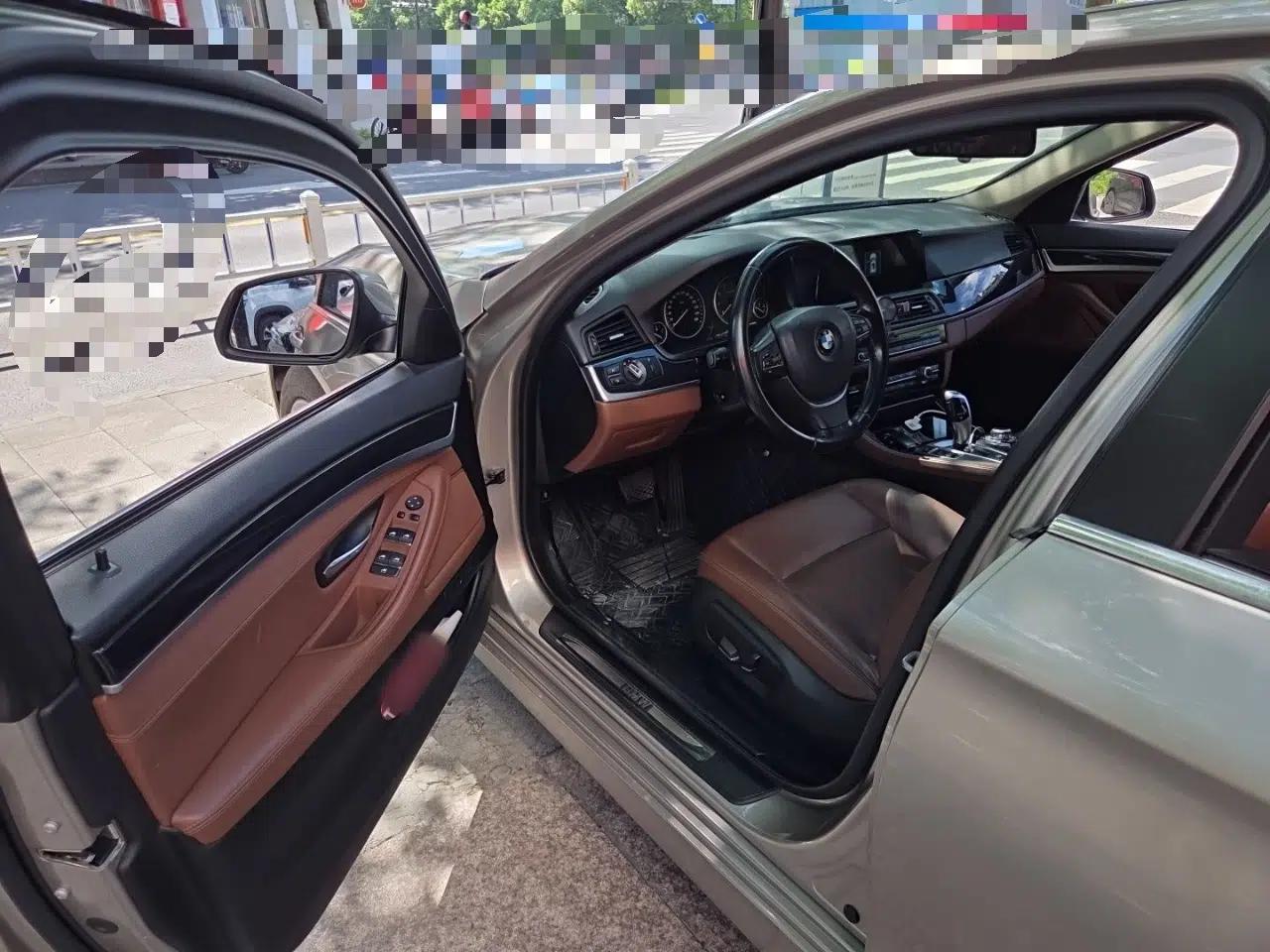 BMW 5 Series 2017 520Li Elegant Edition — миниатюра 16