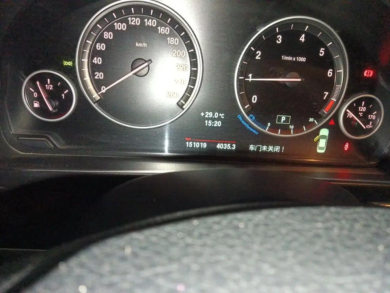 BMW 5 Series 2011 523Li Leading Model — миниатюра 12