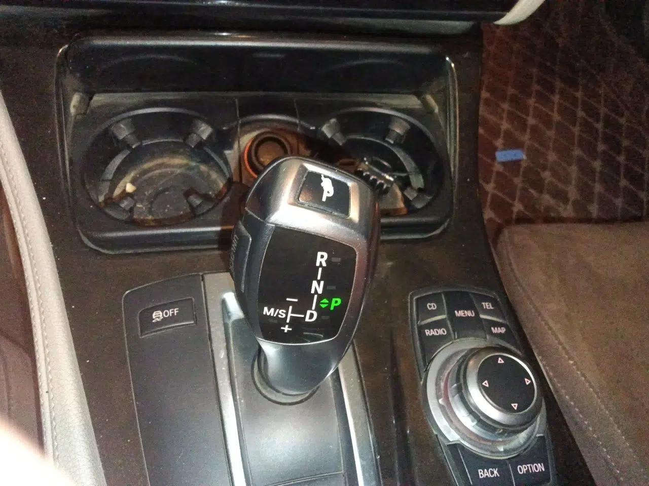 BMW 5 Series 2011 523Li Leading Model — миниатюра 14