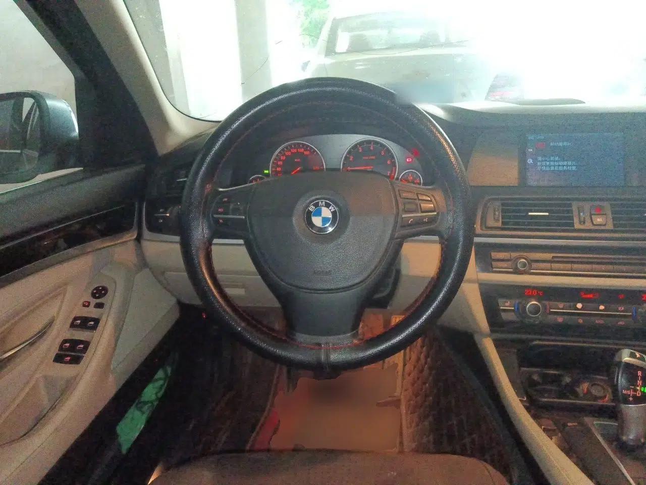 BMW 5 Series 2011 523Li Leading Model — миниатюра 10