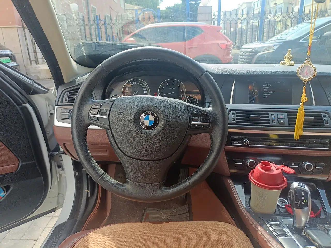 BMW 5 Series 2014 520i Elegant Edition — миниатюра 10
