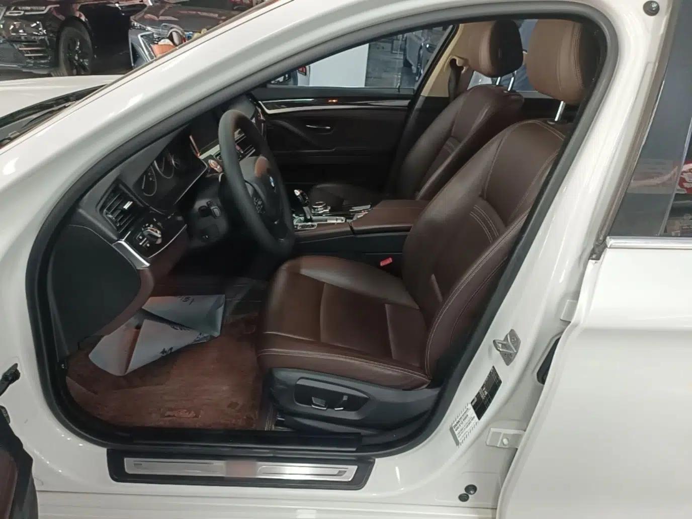 BMW 5 Series 2017 525Li Luxury Design Package — миниатюра 22