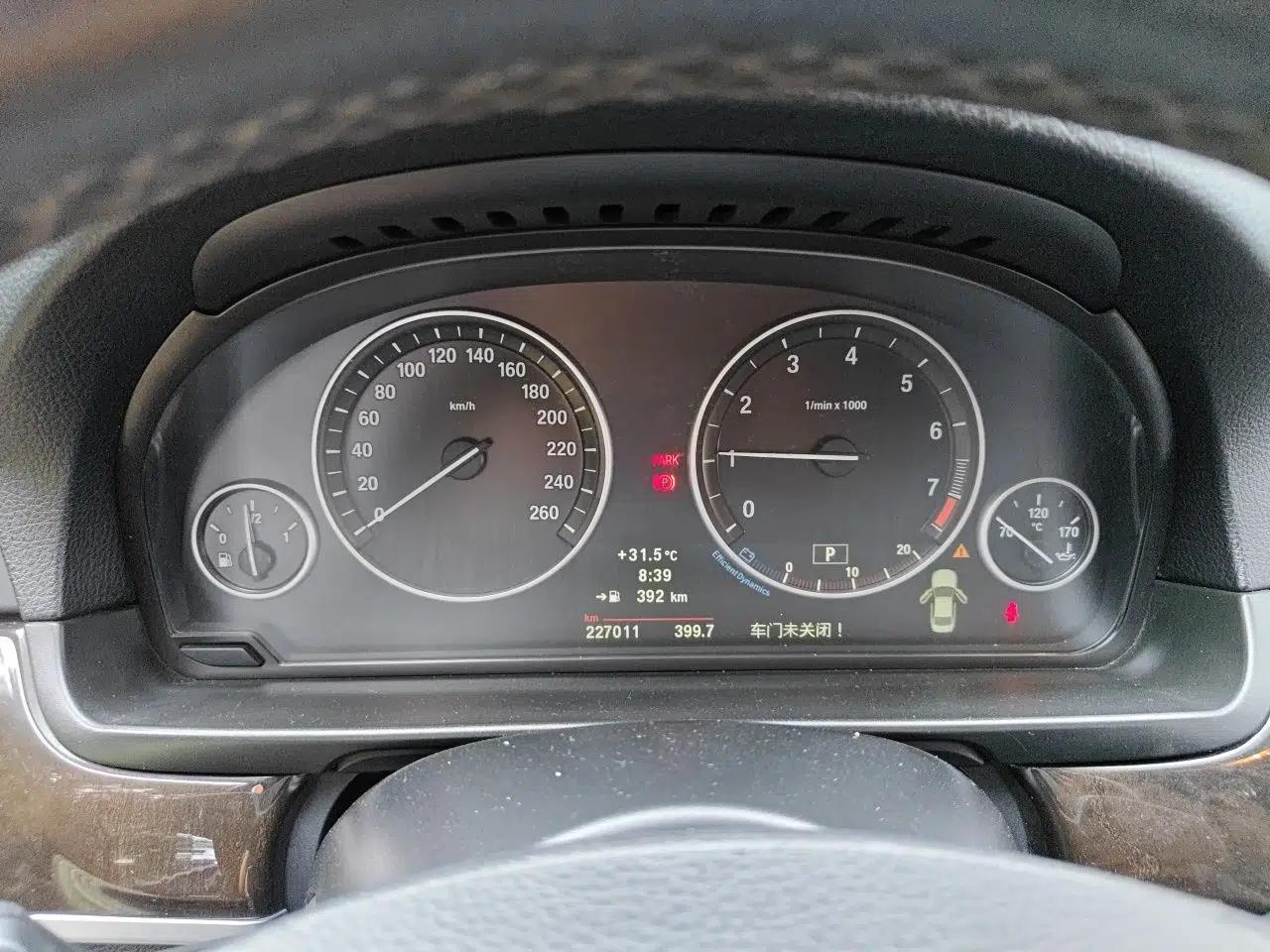 BMW 5 Series 2011 523Li Leading Model — миниатюра 11