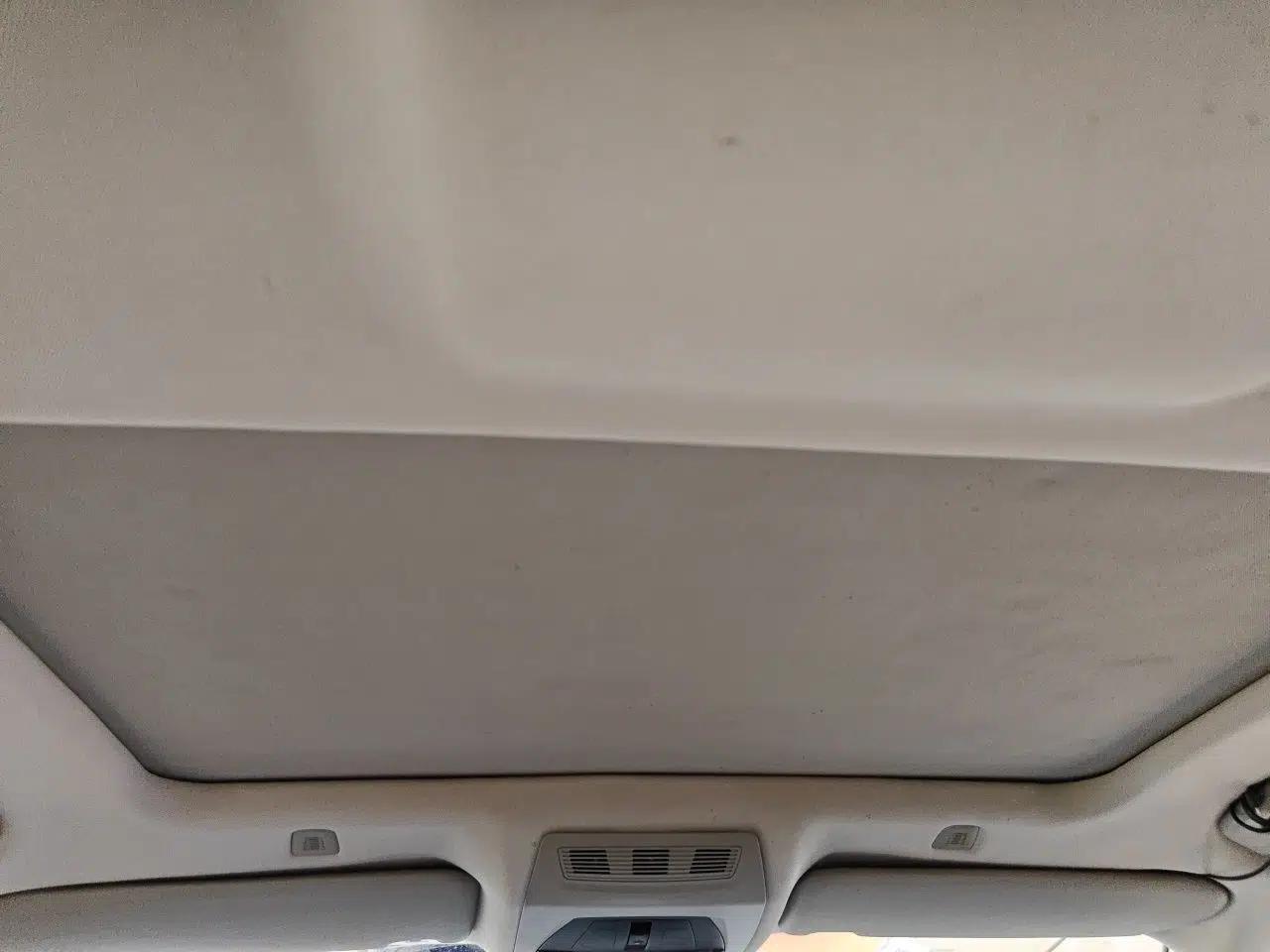 BMW 5 Series 2011 523Li Leading Model — миниатюра 18