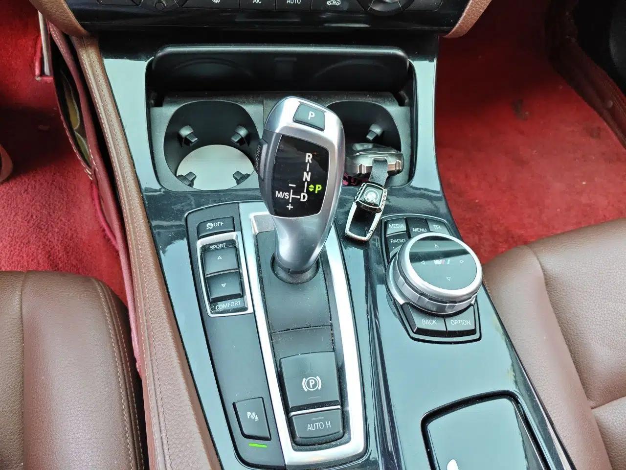 BMW 5 Series 2017 520Li Elegant Edition — миниатюра 14