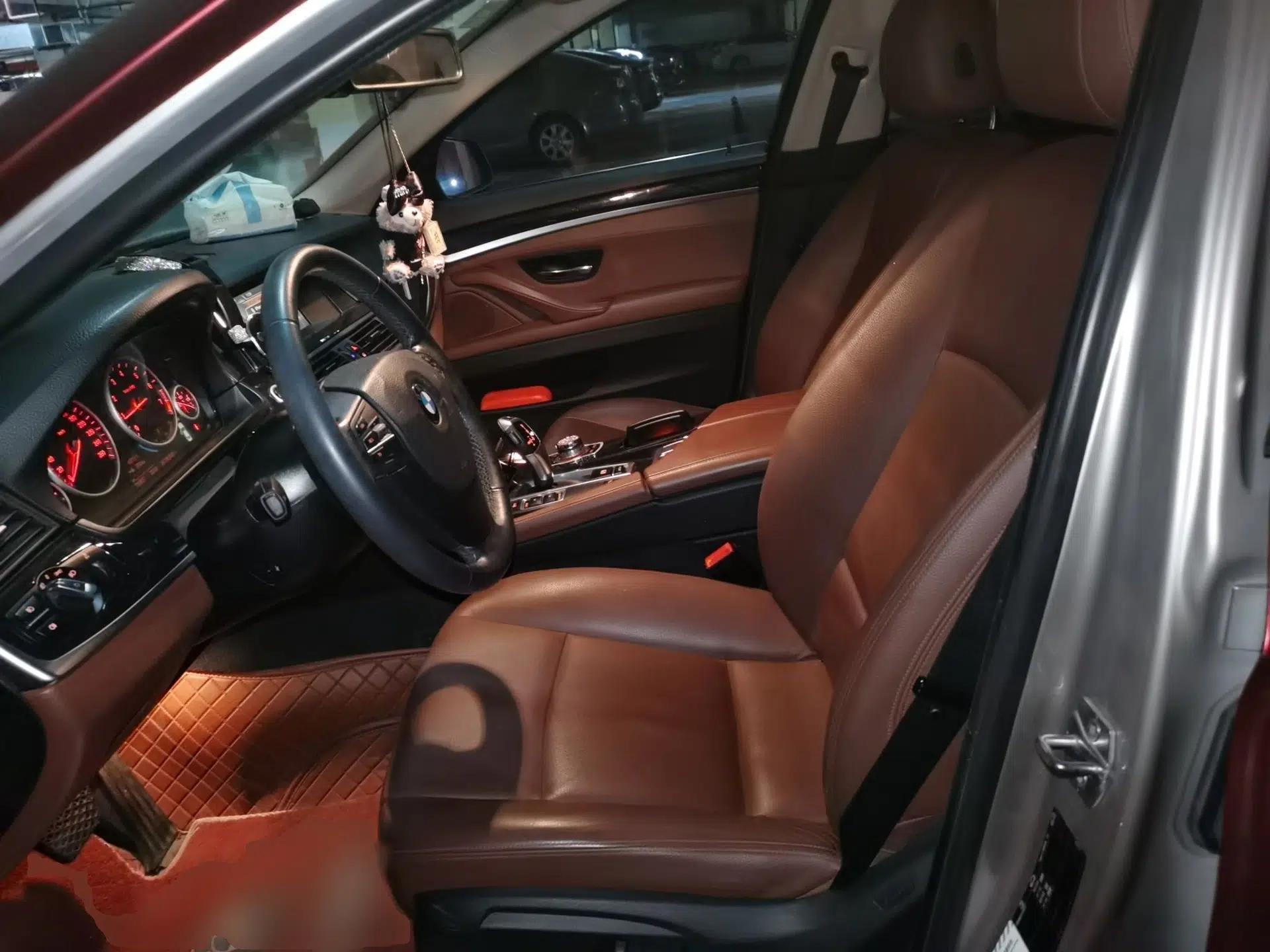 BMW 5 Series 2014 520Li Elegant Model — миниатюра 15