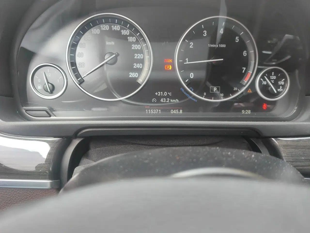 BMW 5 Series 2014 525Li Luxury Design Package — миниатюра 12