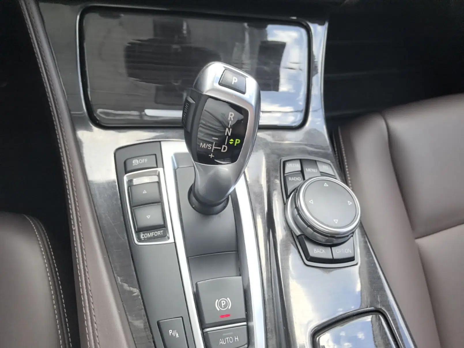 BMW 5 Series 2017 525Li Luxury Design Package — миниатюра 16