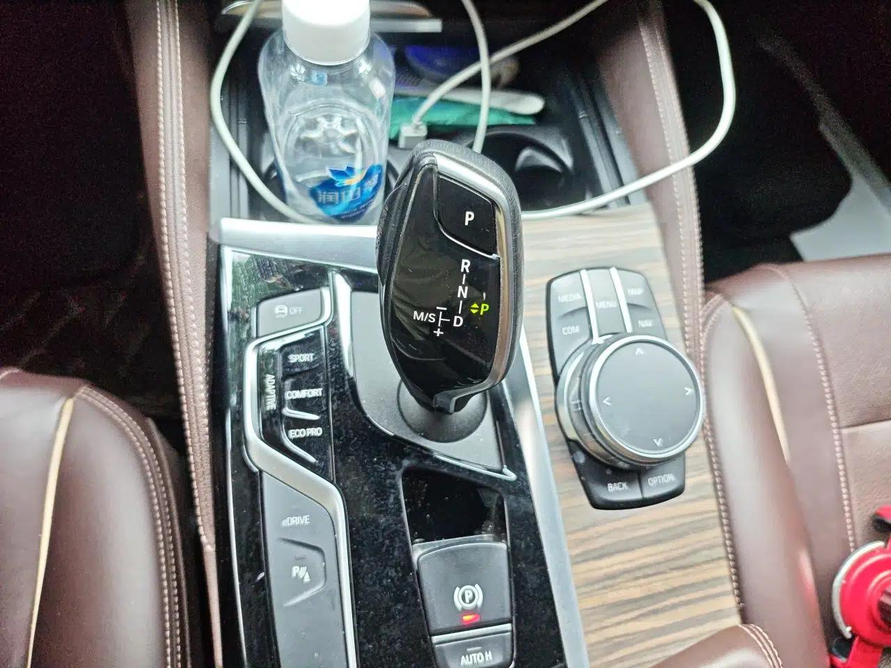 BMW 5 Series New Energy 2019 530Le Luxury Package — миниатюра 14