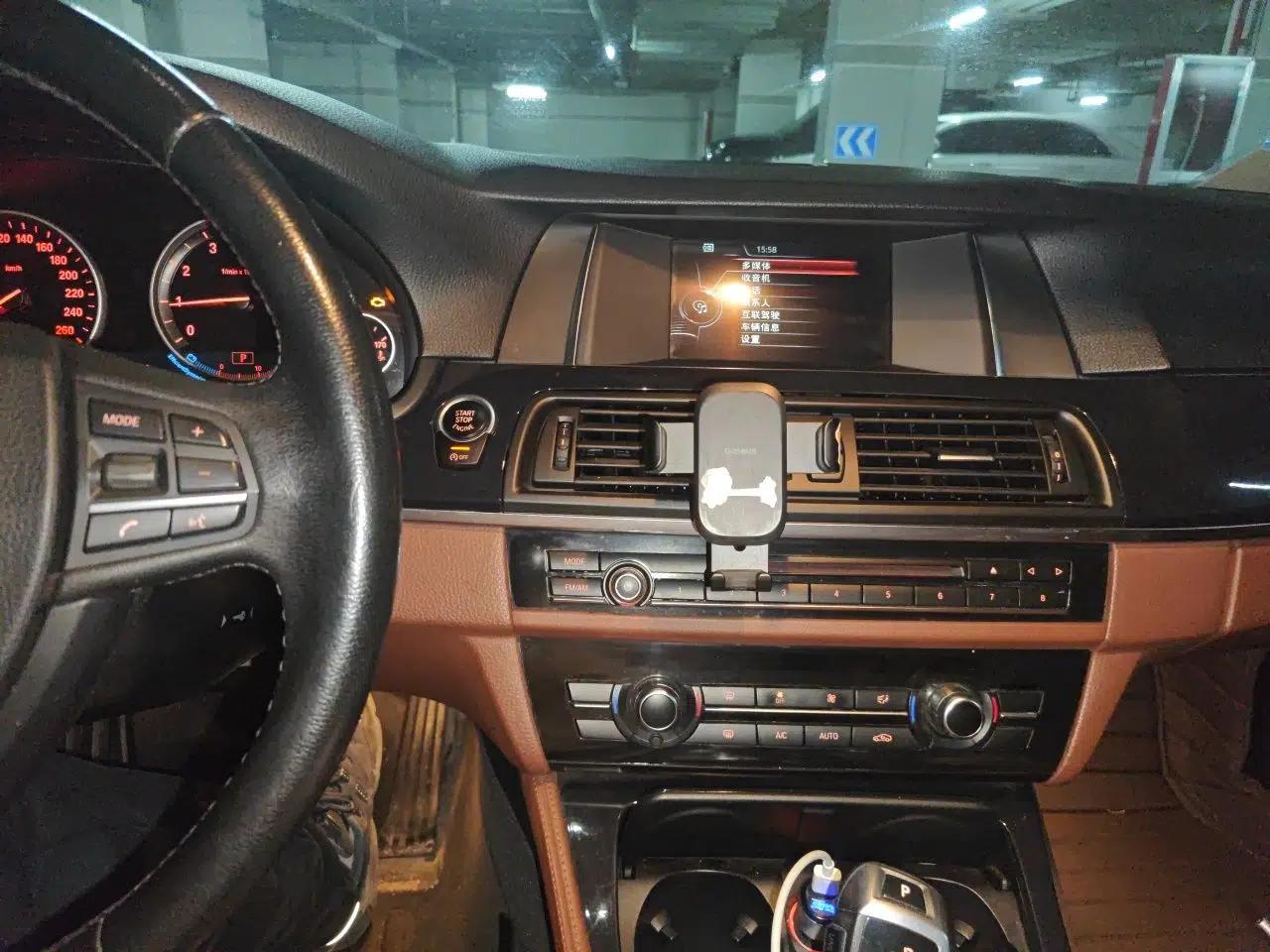 BMW 5 Series 2014 520Li Elegant Model — миниатюра 13