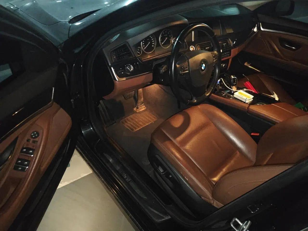 BMW 5 Series 2014 520Li Elegant Model — миниатюра 16