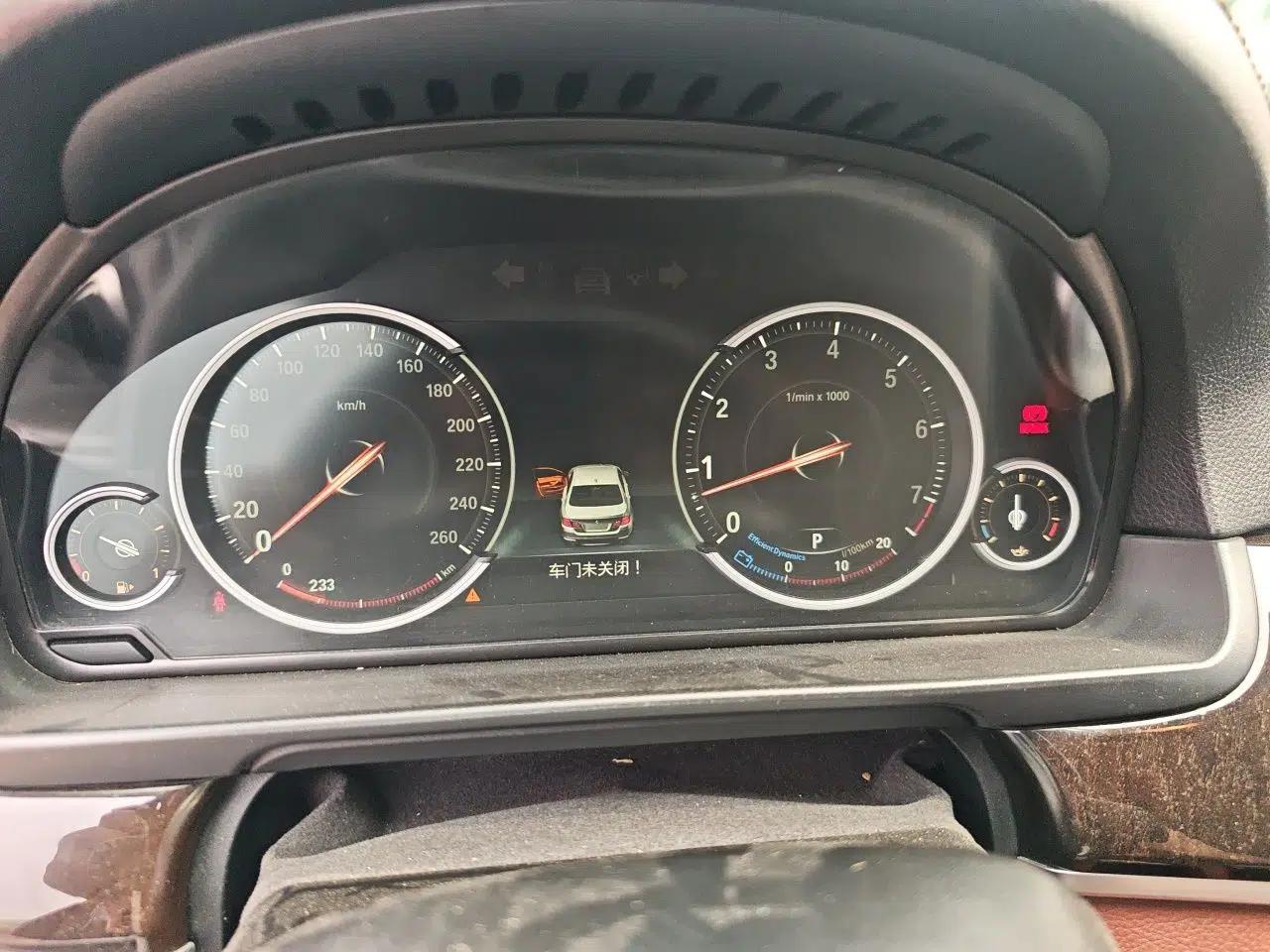 BMW 5 Series 2013 530Li Leading Model — миниатюра 11