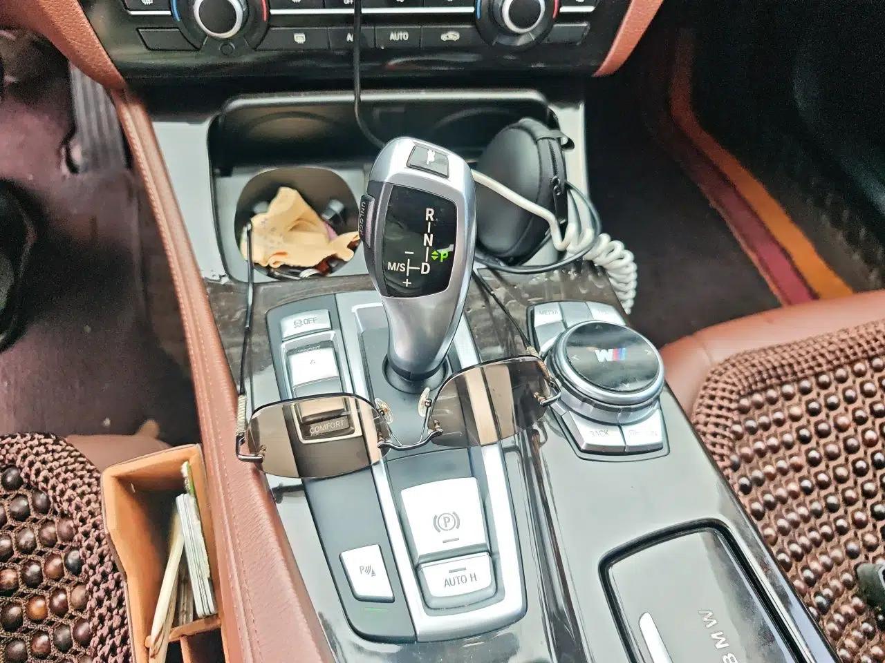 BMW 5 Series 2013 530Li Leading Model — миниатюра 14