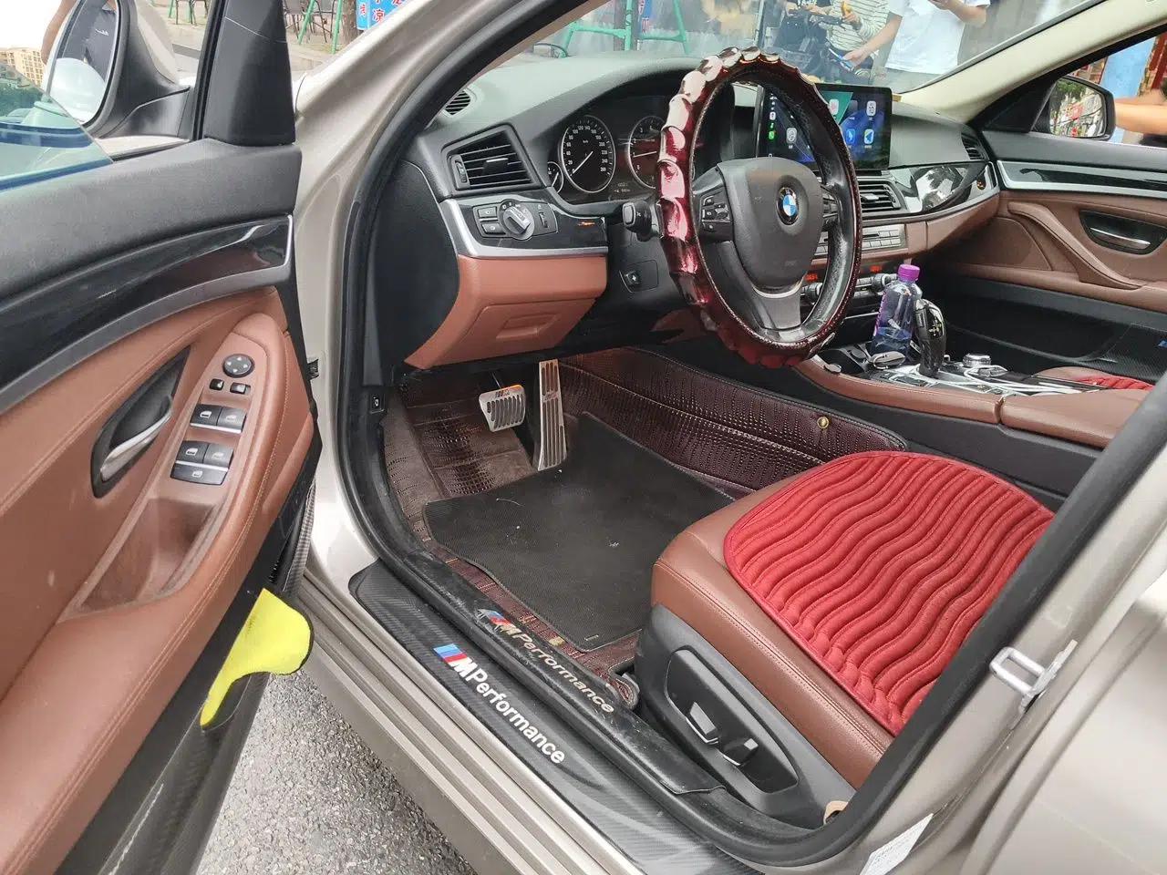 BMW 5 Series 2017 520Li Elegant Edition — миниатюра 16