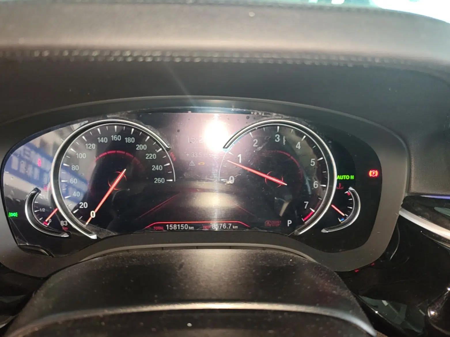 BMW 5 Series 2018 Restyled 530Li Leading Edition M Sport Package — миниатюра 14