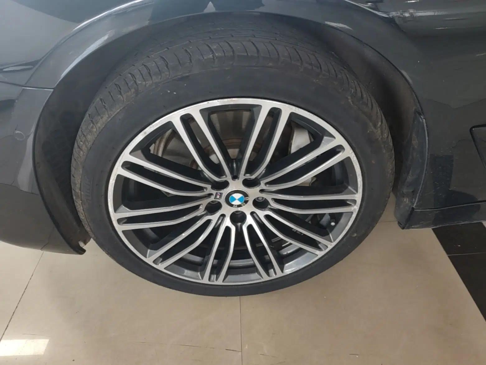 BMW 5 Series 2018 Restyled 530Li Leading Edition M Sport Package — миниатюра 10