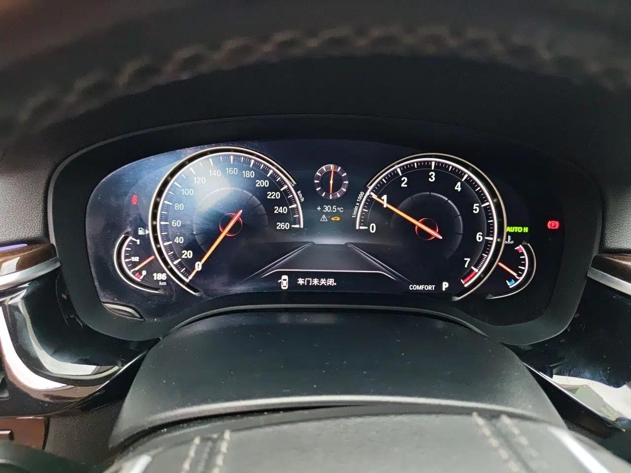 BMW 5 Series 2018 525Li Luxury Package — миниатюра 11