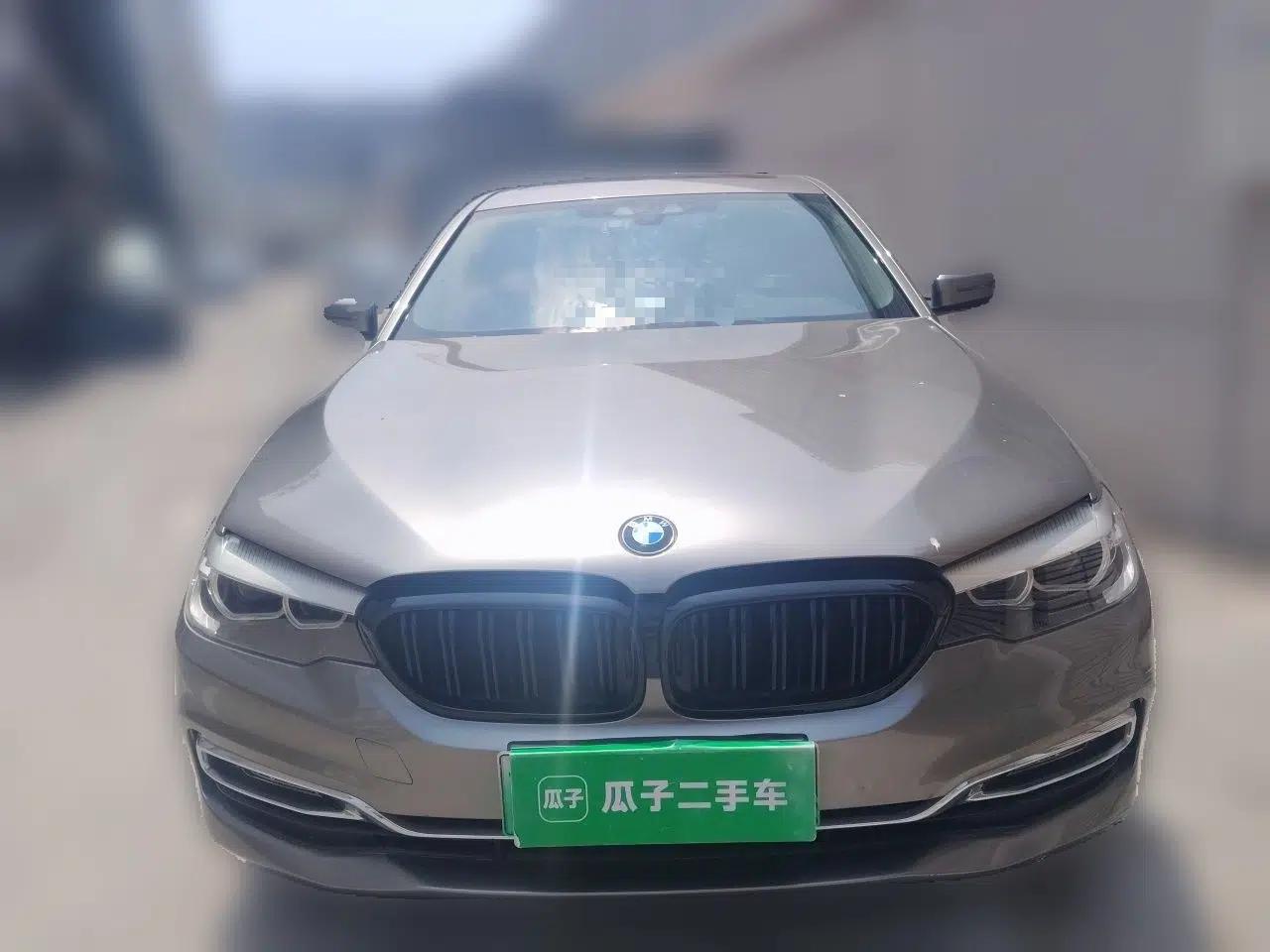 BMW 5 Series New Energy 2018 530Le Luxury Package — миниатюра 2