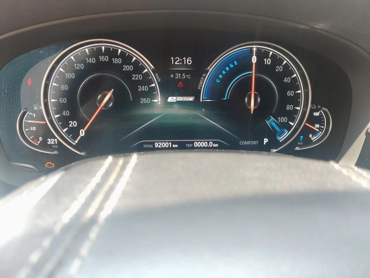 BMW 5 Series New Energy 2018 530Le Luxury Package — миниатюра 12